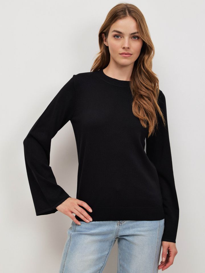 סריג שרוול פעמון בצבע שחור