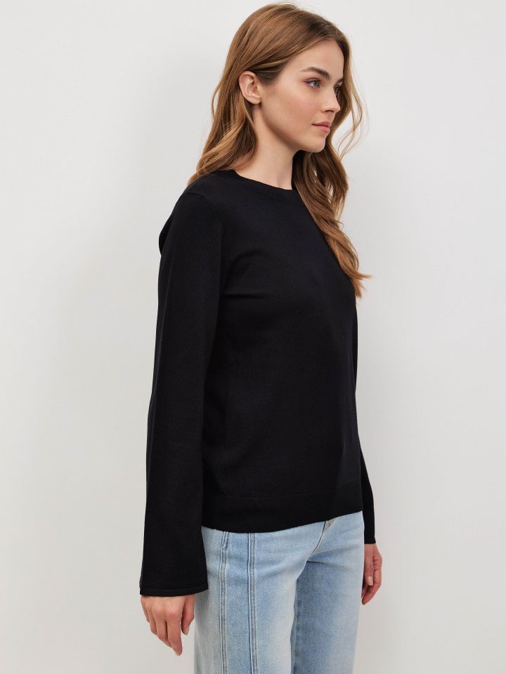 סריג שרוול פעמון בצבע שחור