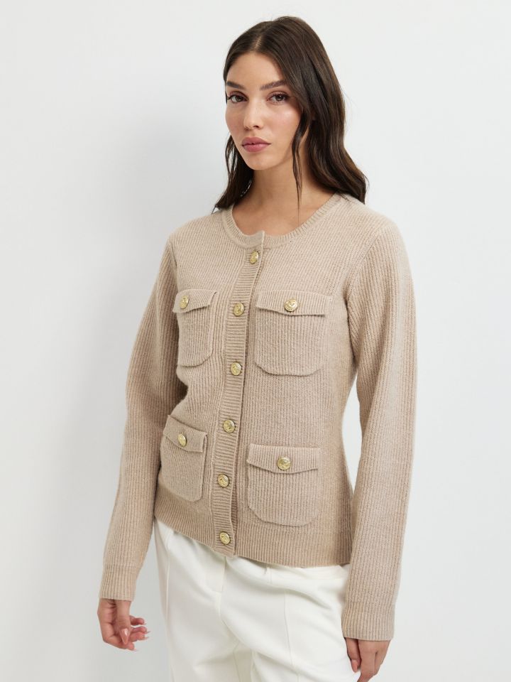 עליונית סריג כפתורים בצבע בייז מלנג’