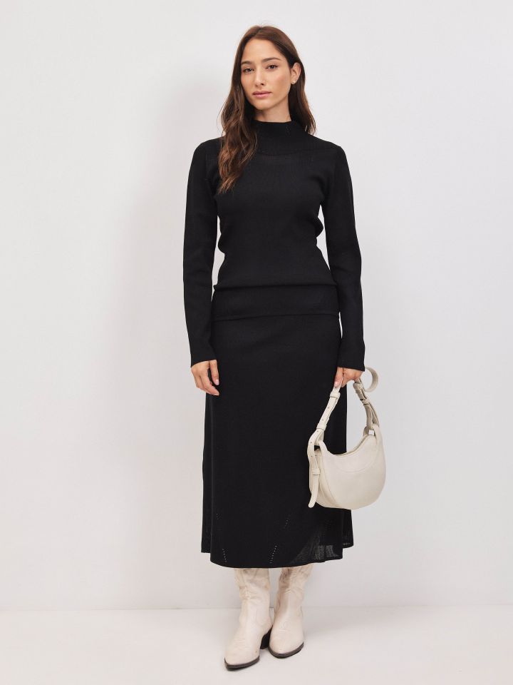 חצאית סריג LIA בצבע שחור