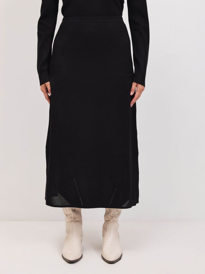 חצאית סריג LIA בצבע שחור