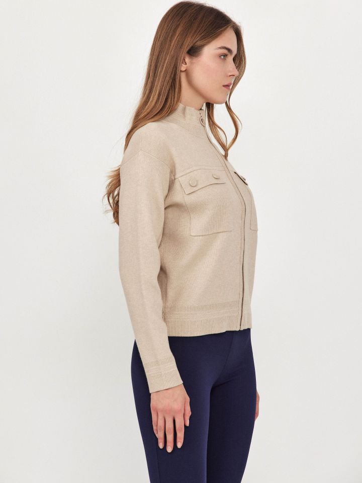 קרדיגן סריג כיסים ורוכסן בצבע בייז’