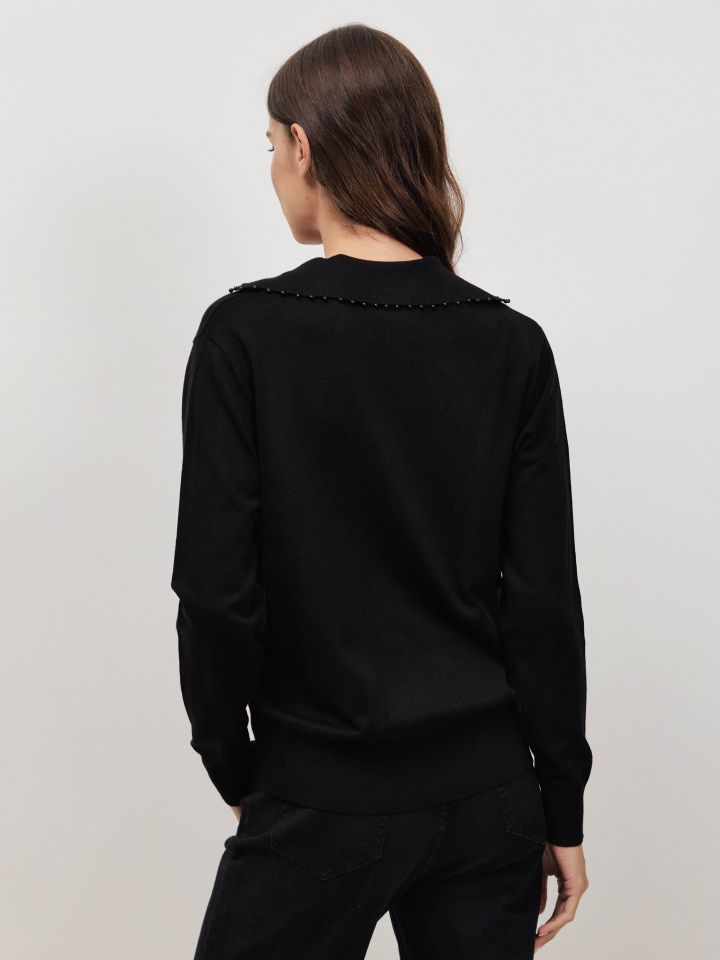 סריג צוארון שילוב דמוי פנינים בצבע שחור