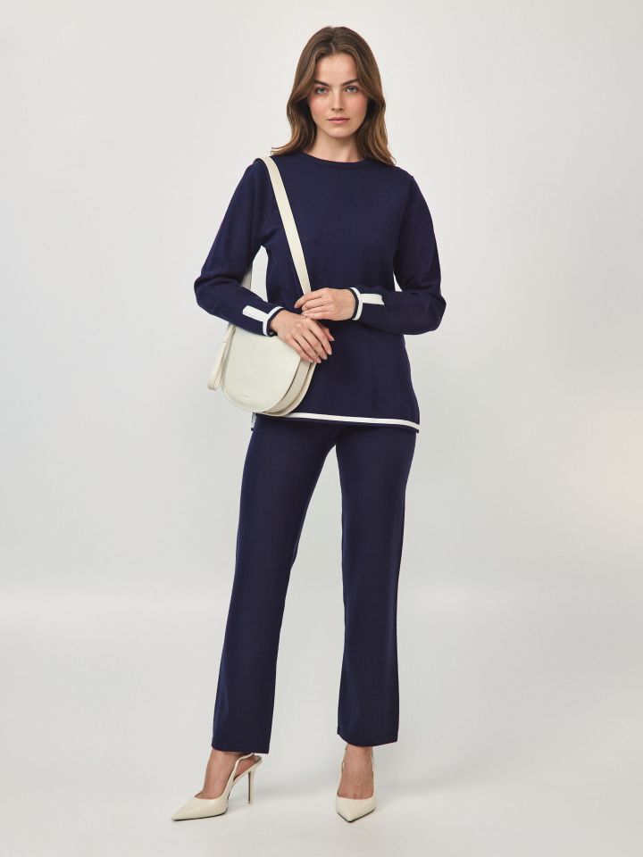 חליפת פנאי סריג שילובים בצבע נייבי