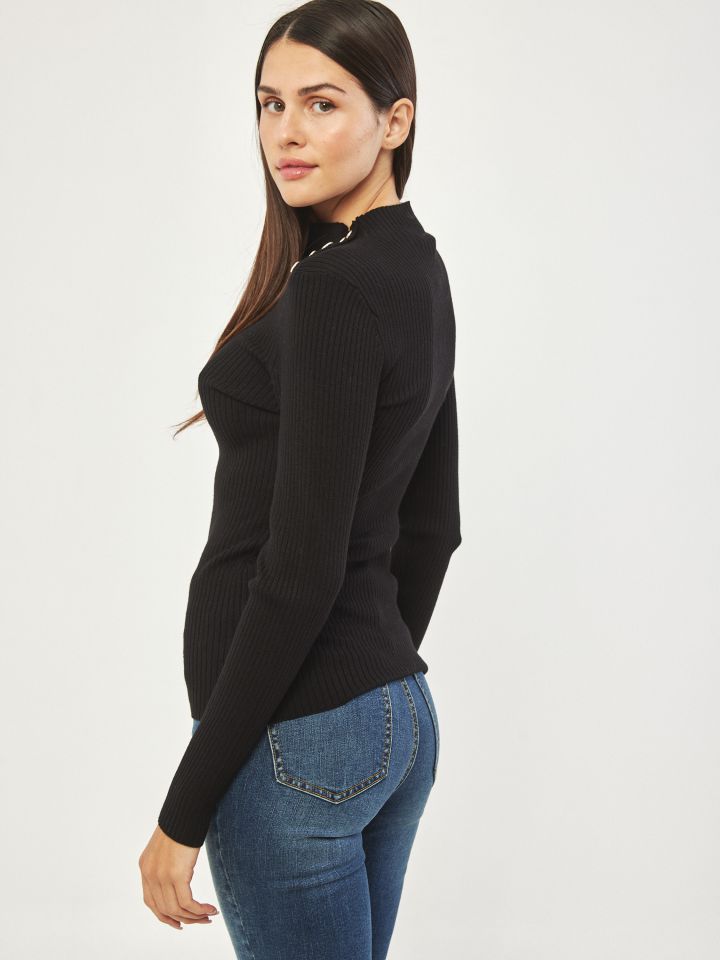 סריג חצי גולף כפתורי זהב PROMO בצבע שחור