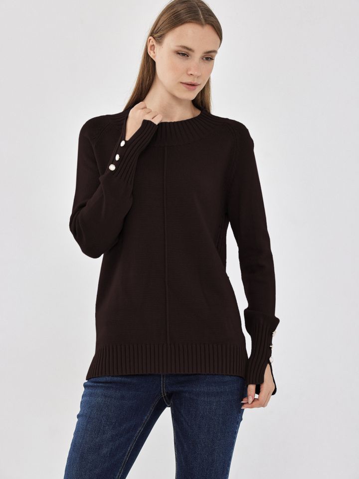 סריג חצי גולף כפתורים בשרוול בצבע חום