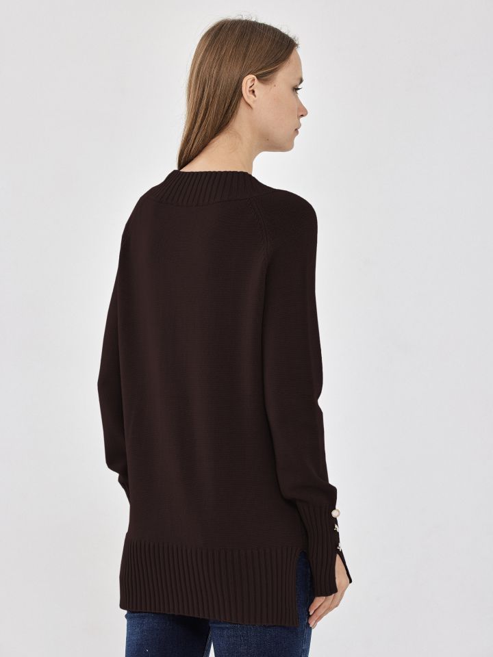 סריג חצי גולף כפתורים בשרוול בצבע חום