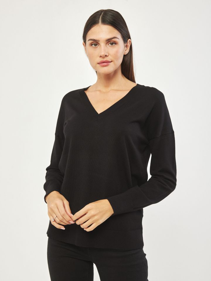 סריג V AMOUR בצבע שחור