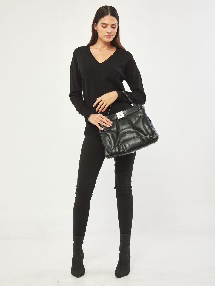 סריג V AMOUR בצבע שחור