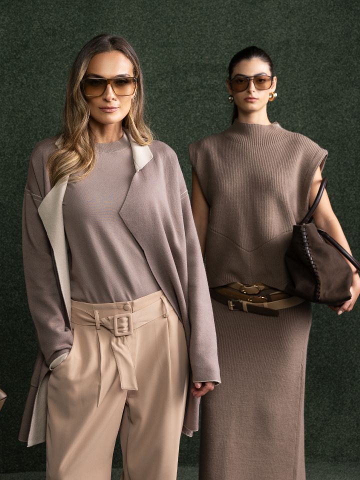 עליונית סריג בצבע מוקה