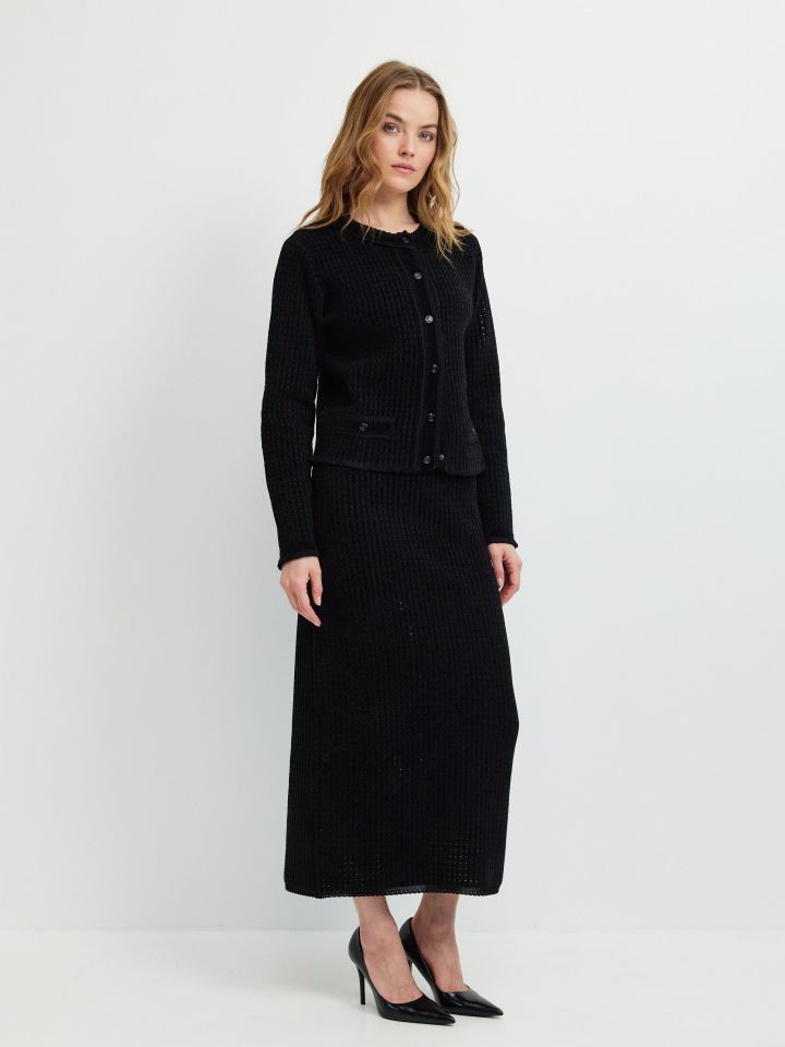 קרדיגן סריג צמות בצבע שחור