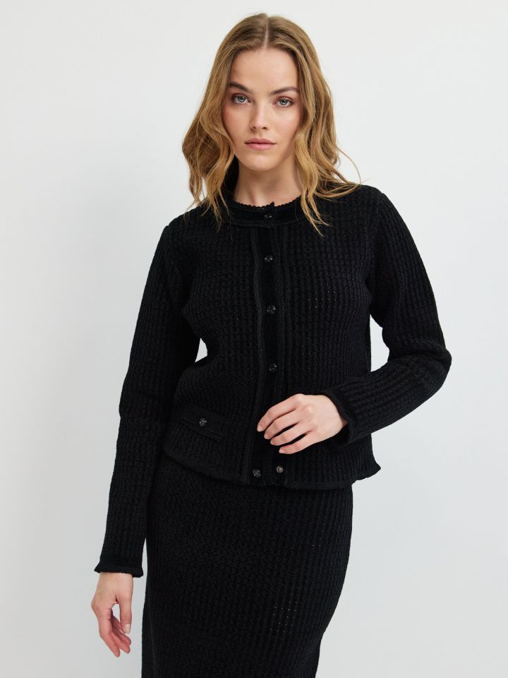 קרדיגן סריג צמות בצבע שחור