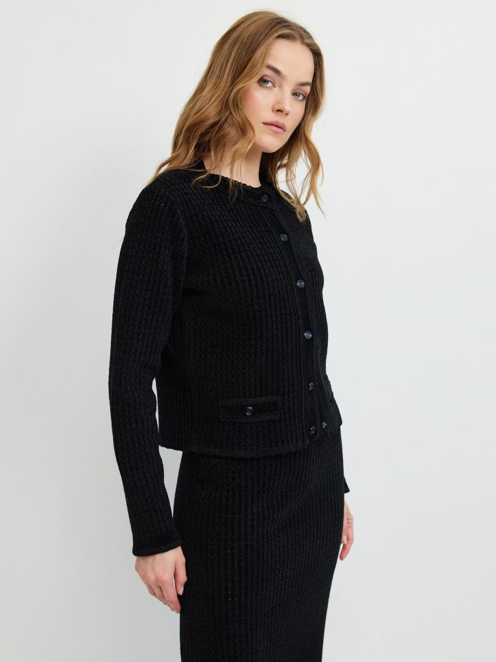 קרדיגן סריג צמות בצבע שחור