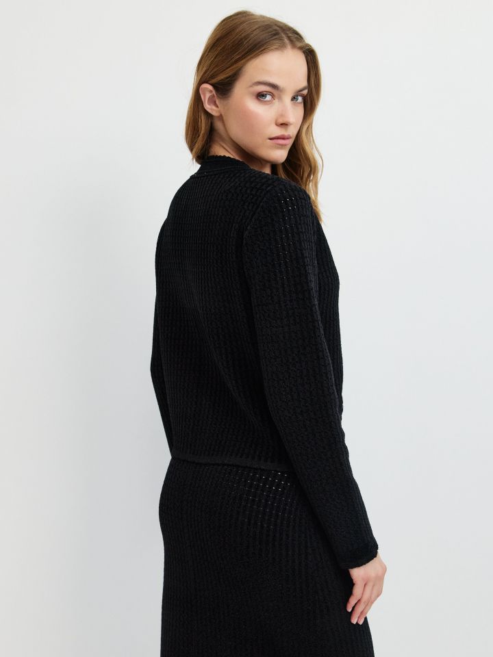 קרדיגן סריג צמות בצבע שחור