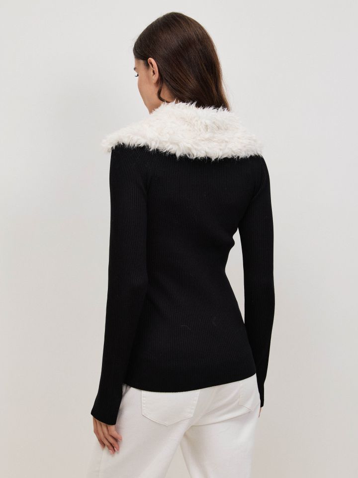 סריג רוכסן צוארון בצבע שחור