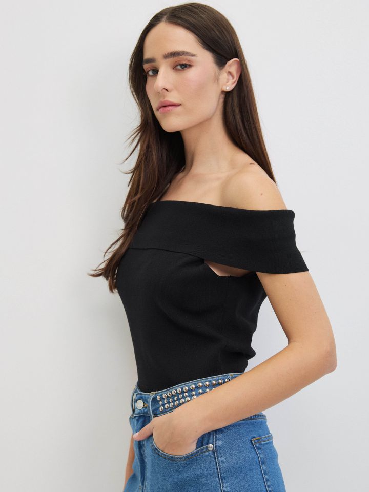 סריג וולן ALONA בצבע שחור