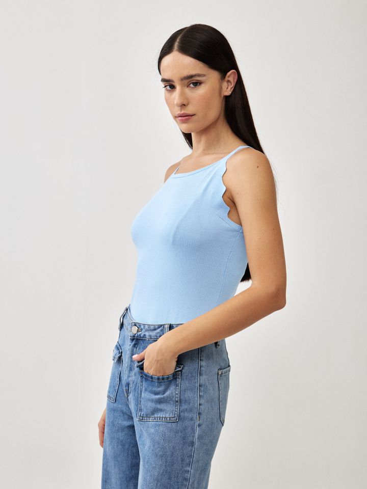 גופיה סריג פתח גלים בצבע תכלת אורלי