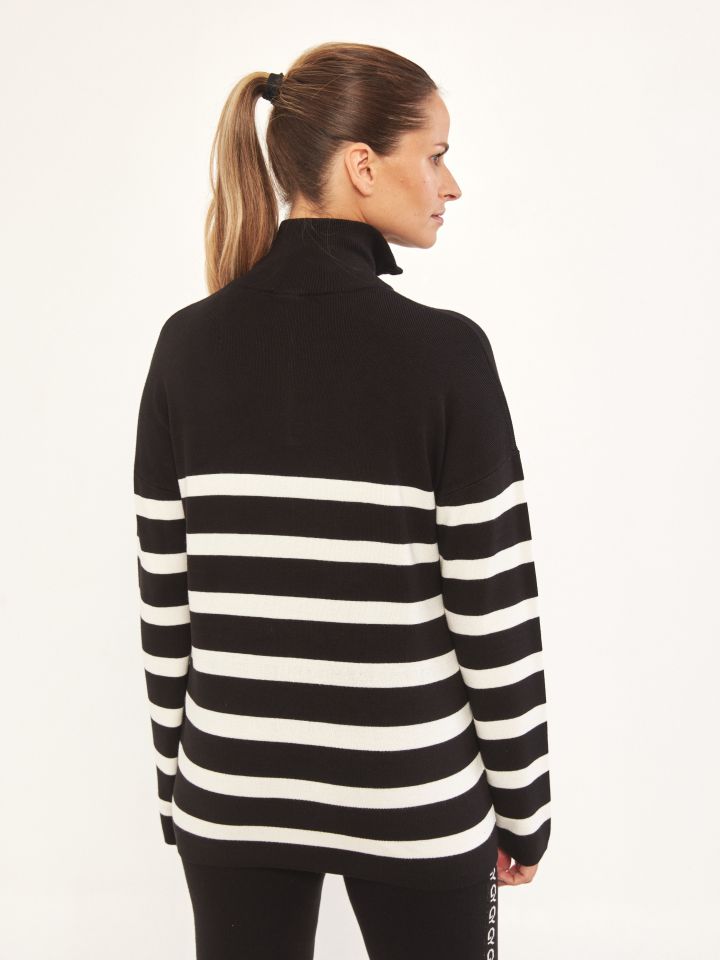 סריג פסים גולף רוכסן בצבע שחור