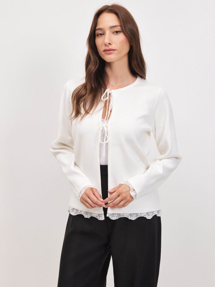 עליונית סריג קשירות תחרה בצבע אופוויט