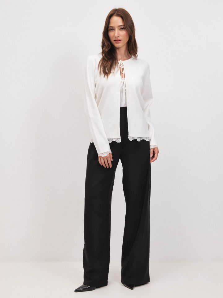 עליונית סריג קשירות תחרה בצבע אופוויט