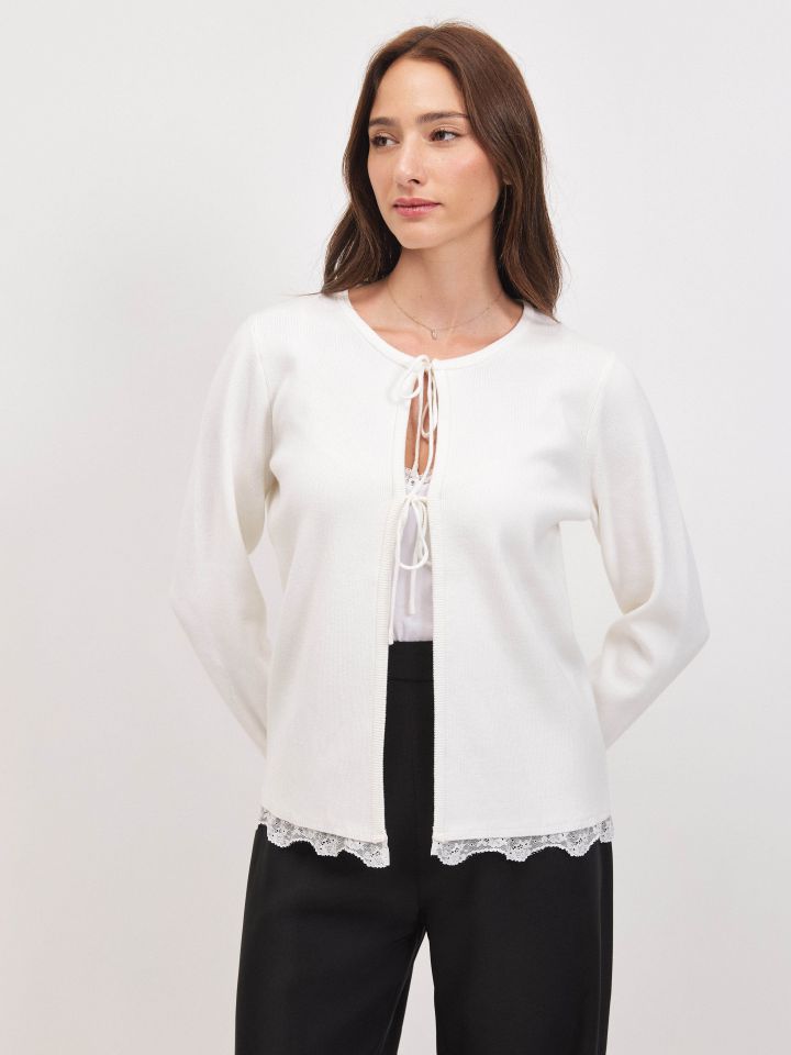 עליונית סריג קשירות תחרה בצבע אופוויט