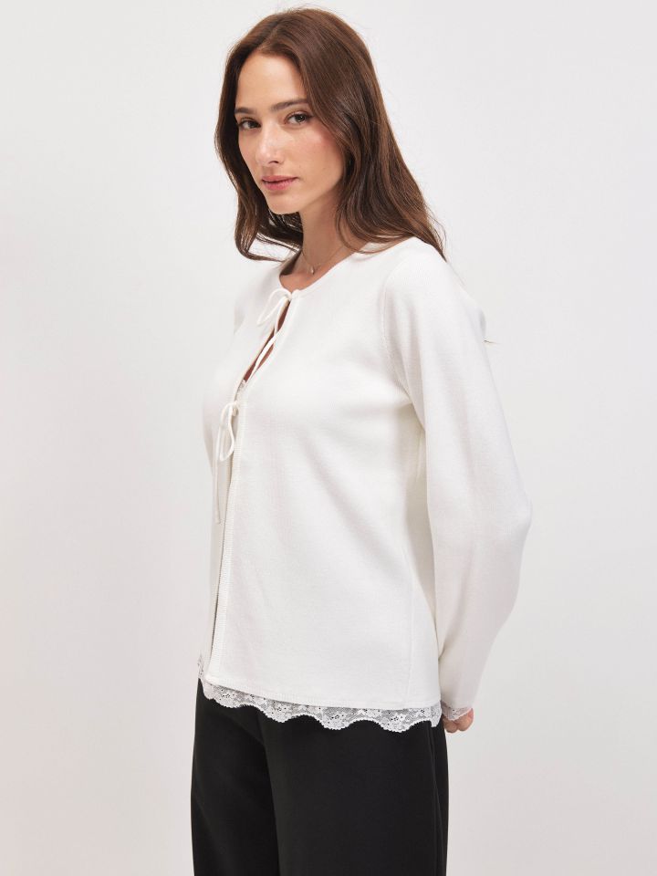 עליונית סריג קשירות תחרה בצבע אופוויט