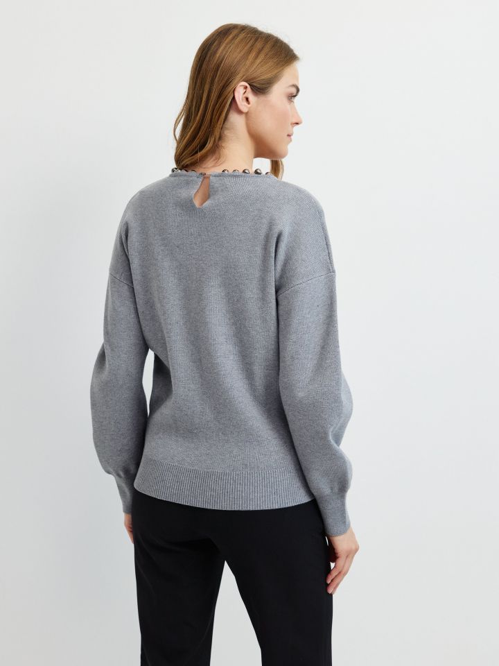 סריג פתח דמוי פנינים בצבע אפור כסף