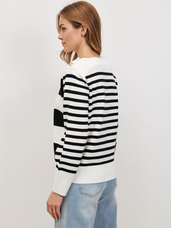 סריג פסים כפתורים בכתפיים בצבע אופוויט