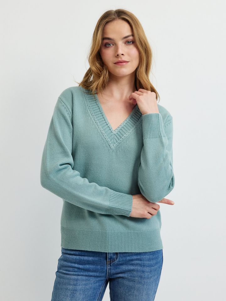 סריג V פתח צמה PROMO בצבע ירוק בהיר