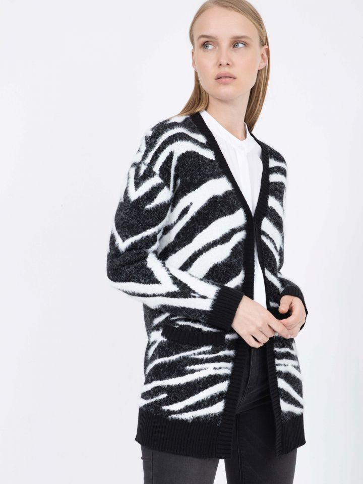 עליונית  סריג ZEBRA בצבע שחור/לבן