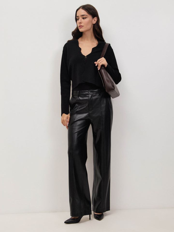 סריג עליונית פתח גלים בצבע שחור