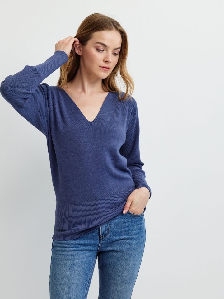 סריג V מנגטים רחבים PROMO בצבע כחול מעושן