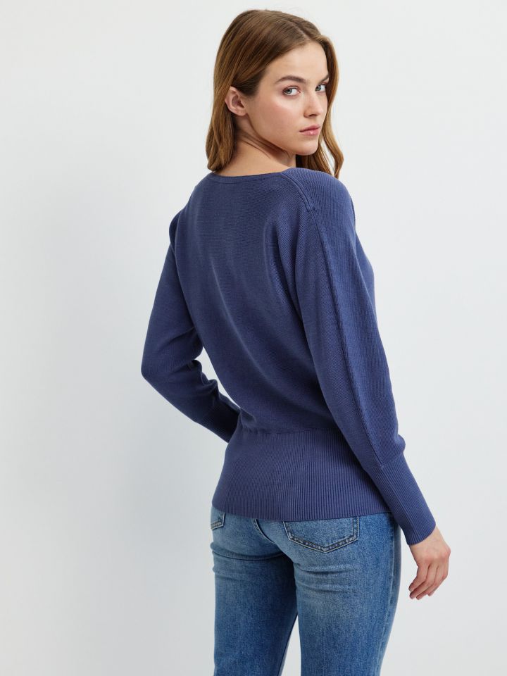 סריג V מנגטים רחבים PROMO בצבע כחול מעושן