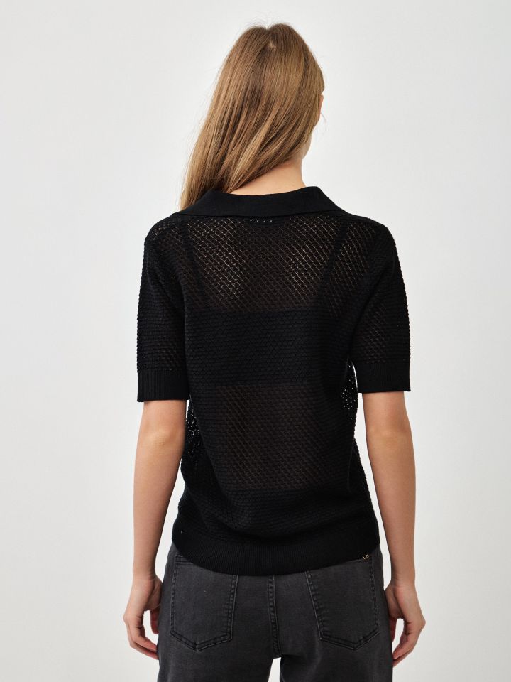 סריג רשת צוארון בצבע שחור