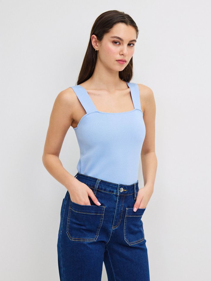 גופיה סריג NATALY בצבע תכלת