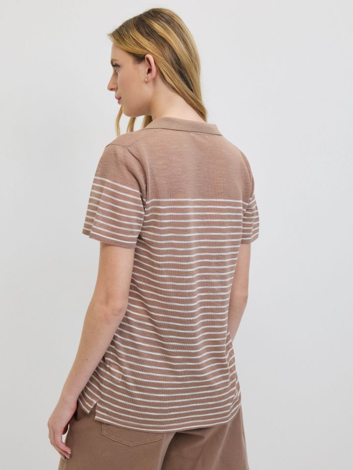 סריג פסים צוארון בצבע מוקה