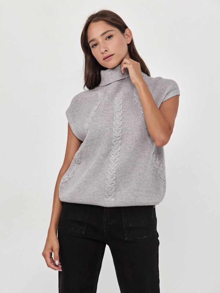 וסט גולף סריג בצבע אפור כסף