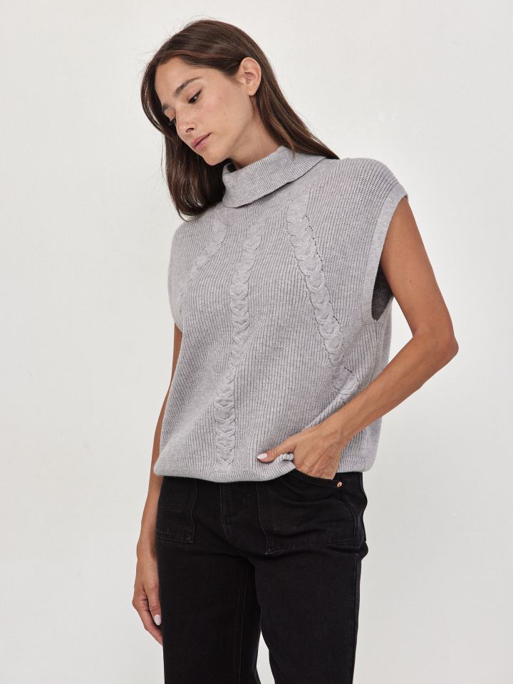 וסט גולף סריג בצבע אפור כסף