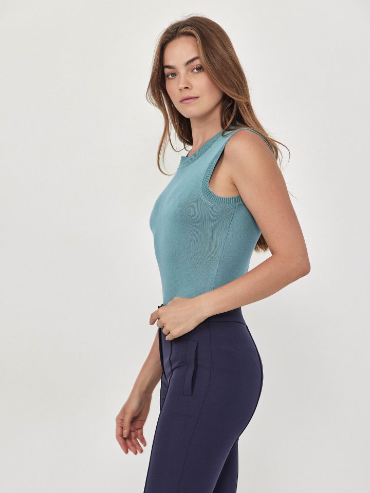 סריג חצי גולף ללא שרוול PROMO בצבע ירוק בהיר