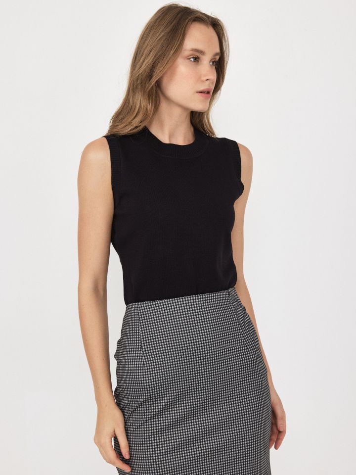 סריג חצי גולף ללא שרוול PROMO בצבע שחור