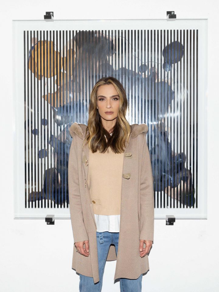 עליונית סריג קפוצ’ון בצבע בייז קפוצינו