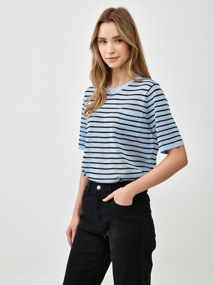 סריג פסים + כיס בצבע תכלת אורלי