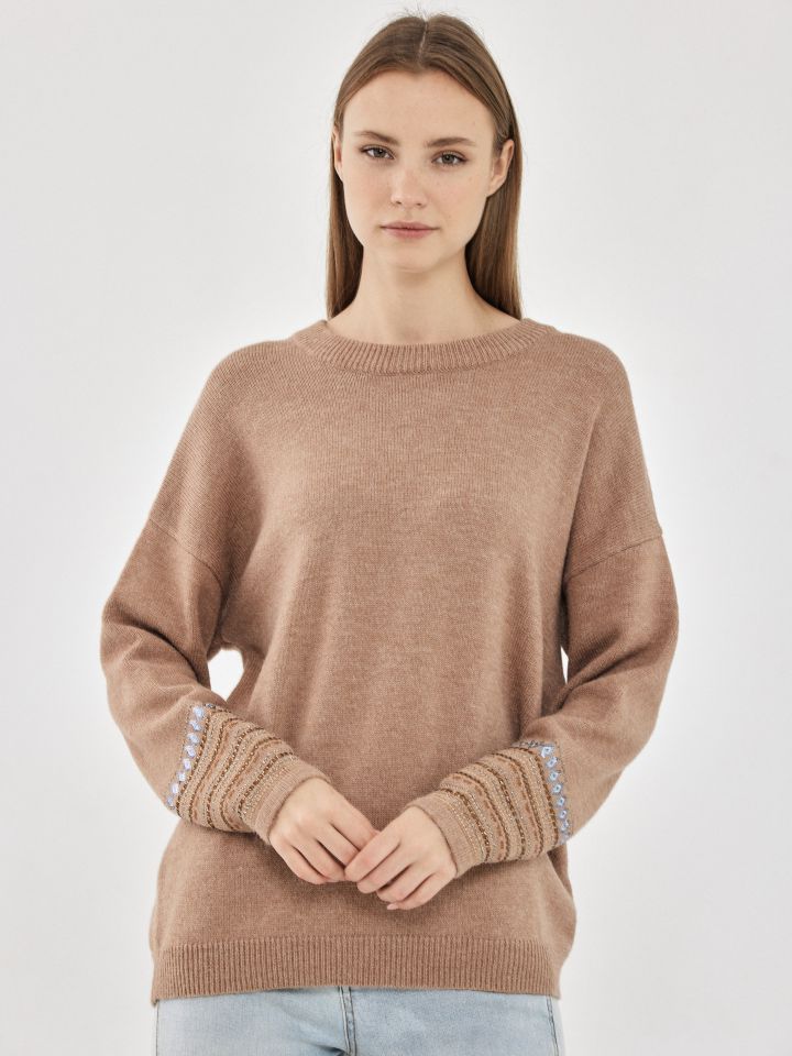 סריג חרוזים בשרוול בצבע מוקה