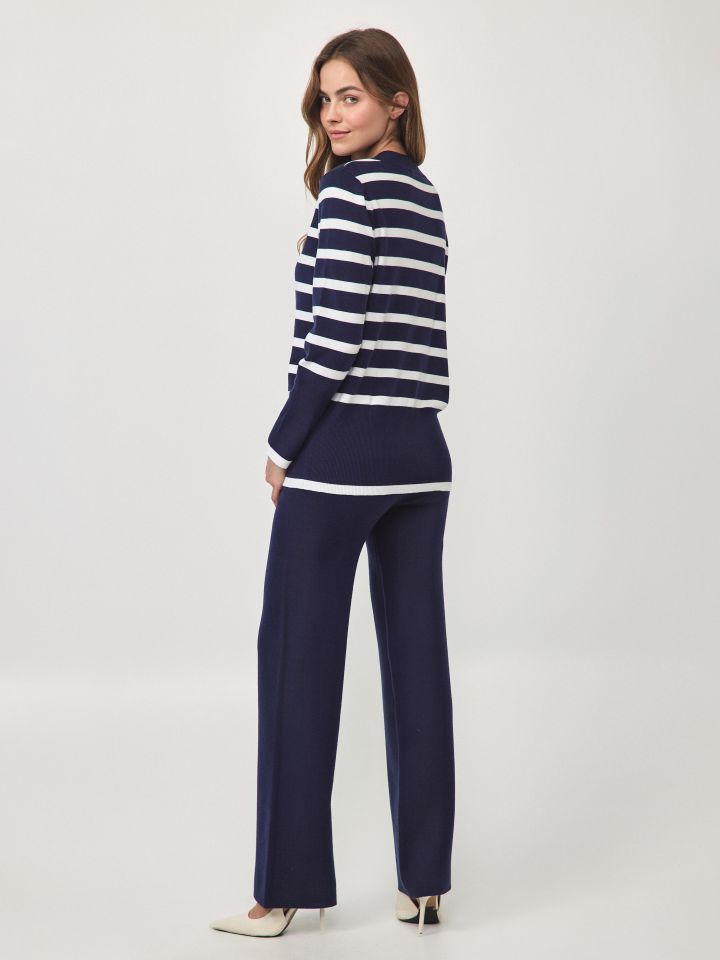 חליפת סריג פסים בצבע נייבי