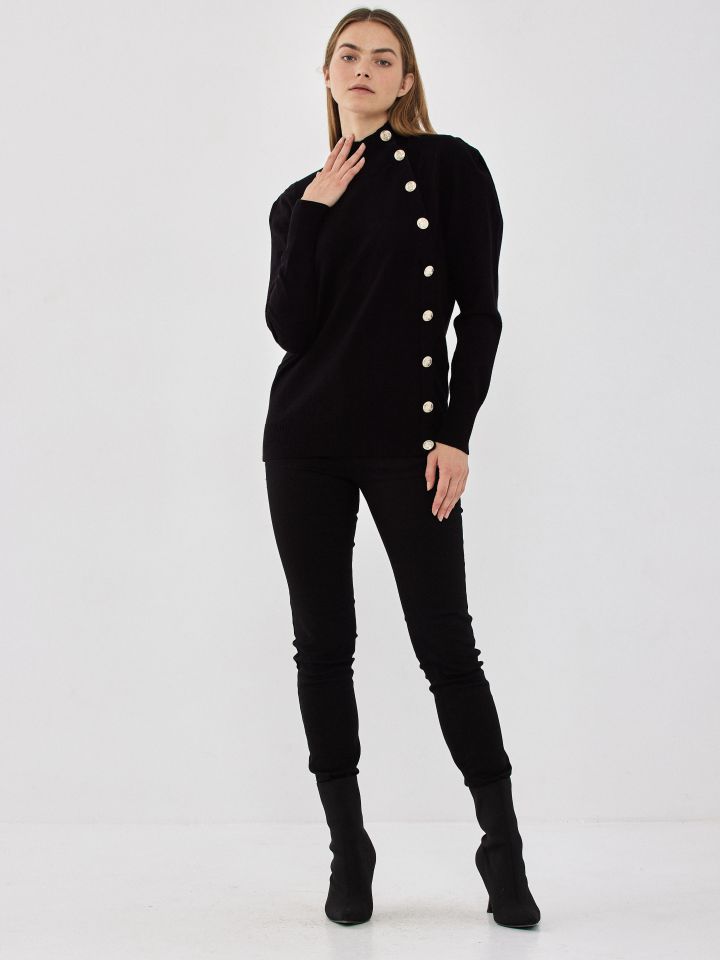 סריג חצי גולף כפתורים בצבע שחור