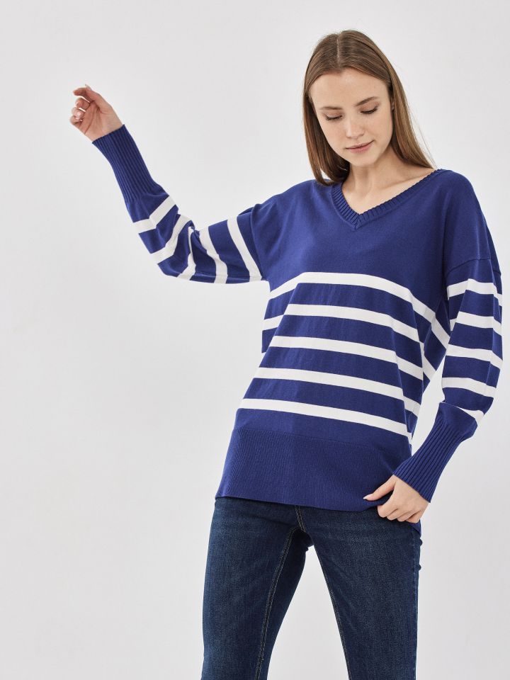 טוניקה V סריג פסים בצבע כחול ויקטוריה
