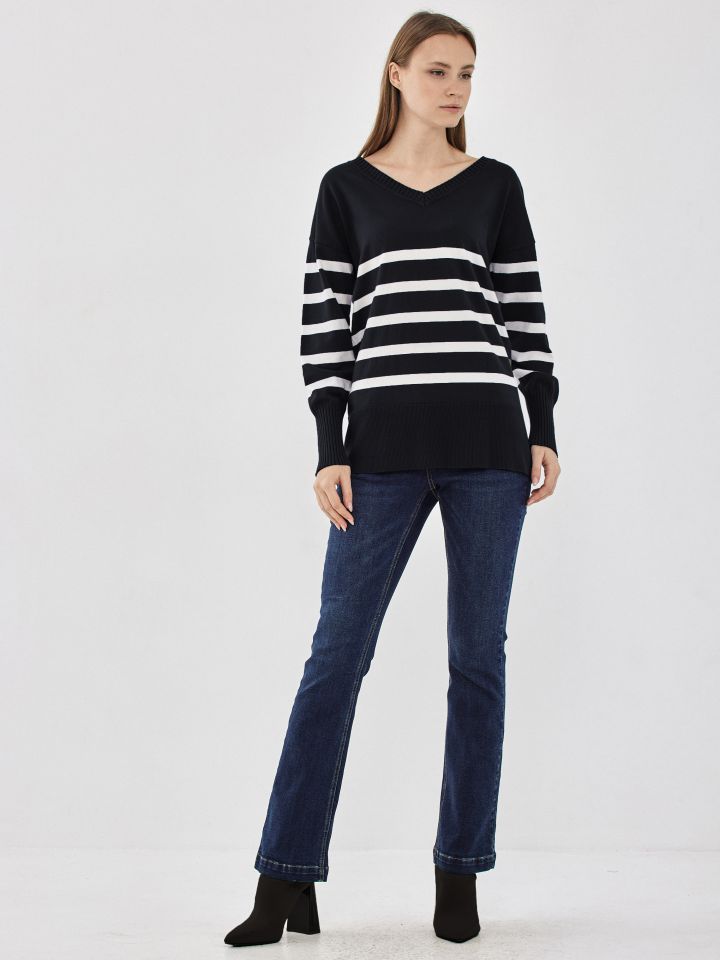 טוניקה V סריג פסים בצבע שחור