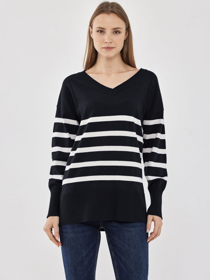 טוניקה V סריג פסים בצבע שחור