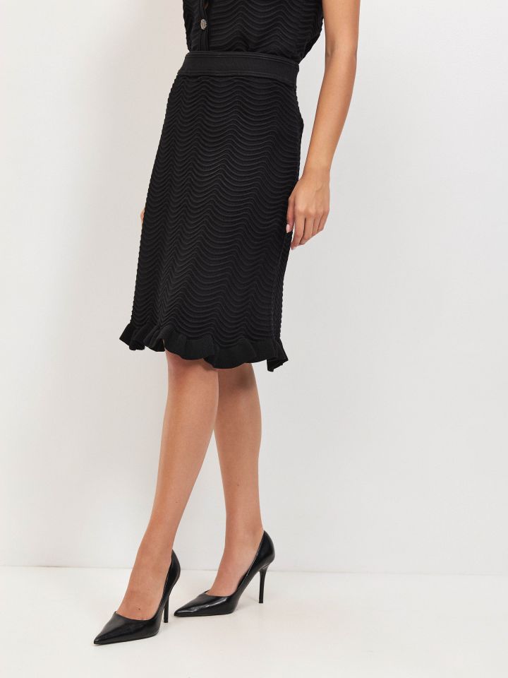 חצאית סריג SHIRAN בצבע שחור