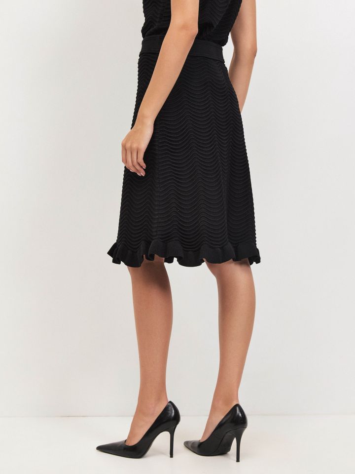 חצאית סריג SHIRAN בצבע שחור